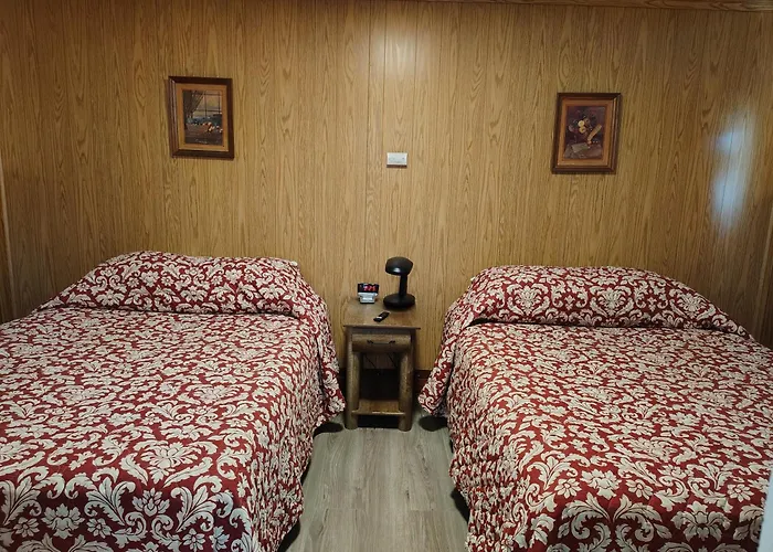 Paintbrush Motel 2*